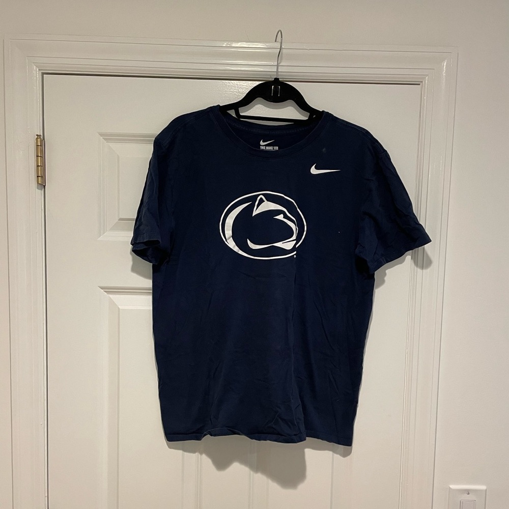 Penn state nike t-shirt - men’s large - athletic cut - navy